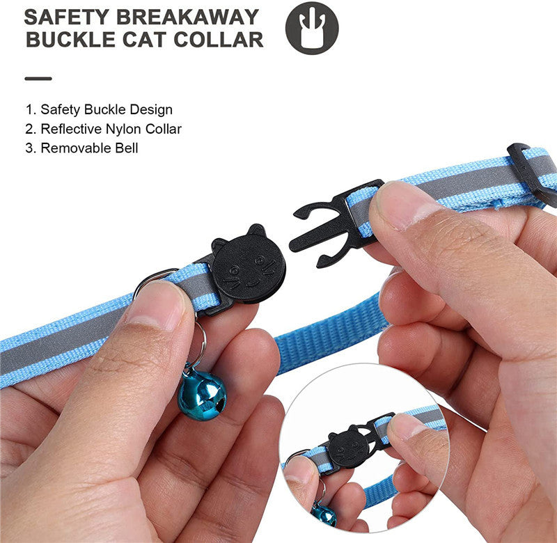 Track your cat with a reflective waterproof AirTag collar holder – safe and comfortable.