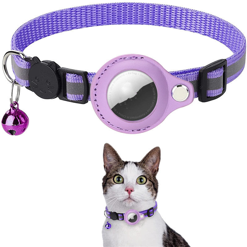 Track your cat with a reflective waterproof AirTag collar holder – safe and comfortable.